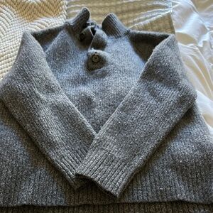 Gray unisex sweater.